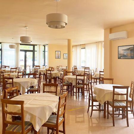 Hotel Europa Казал Велино Екстериор снимка