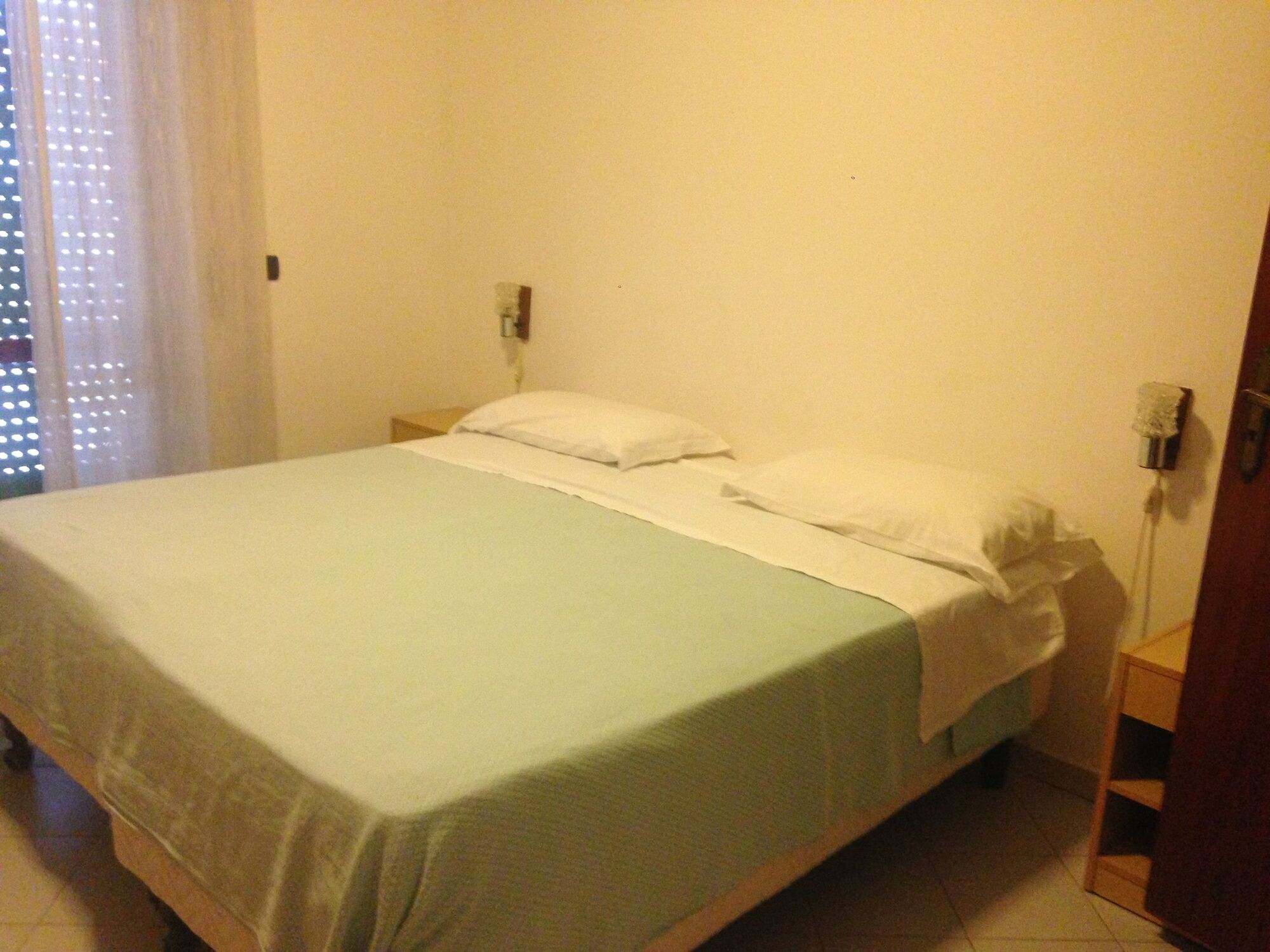 Hotel Europa Казал Велино Екстериор снимка